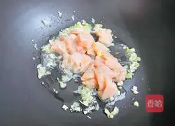  Illustration of how to stir-fry chicken breast with pepper 6