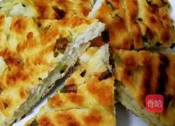 Illustration of how to make delicious home-style scallion pancakes 7