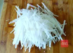 Illustration of how to make oyster, locust and radish soup 3