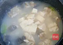 Illustration of how to make grouper tofu soup 6