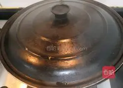 Illustration of how to make cucumber and egg salad 3