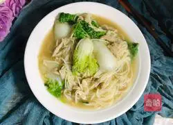 Illustration of how to make shredded vegetable and pork noodle soup 8