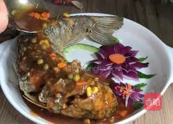 Illustration of how to make sweet and sour crispy grass carp 22