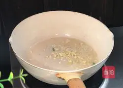 Illustration of how to cook preserved egg with bean dregs 5