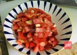 Illustration of how to make egg and tomato noodle soup 5