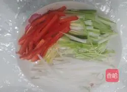 Illustration of how to make cold fish shreds 3