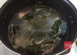 Illustration of how to make kelp tofu miso soup 6