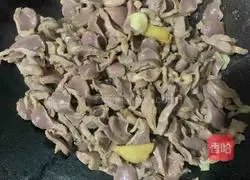 Illustration of how to make spicy fried chicken gizzards 5