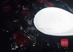 Black fungus and red date soup recipe 5