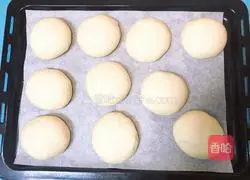 Illustration of how to make 65-degree tangzhong hamburger embryos 13