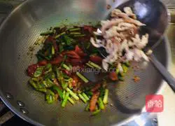 Illustration of how to make fried pork noodles 6