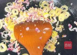 Illustration of how to make tomato spiral pasta 5