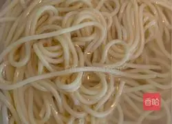 Illustration of how to make volcanic stone sausage pasta 3