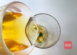 Illustration of how to make kumquat lemon tea 9