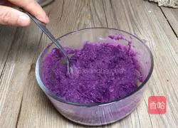 Illustration of how to make sweet-scented osmanthus and purple sweet potato glutinous rice balls 3