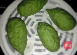 Illustration of how to make green leaf bean paste buns 15