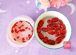 Illustration of making turtle, red dates and winter melon soup 4