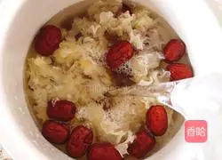 Fruit Illustration of how to make white fungus fishing 12