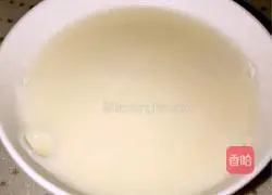 Illustration of how to make traditional soaked beans and soy milk 3