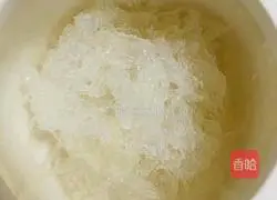 Illustration of low-key, luxurious and connotative Cordyceps stewed bird's nest recipe 1