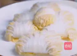 Illustration of how to make beef baby cabbage rolls 6