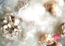 Illustration of making lamb soup at home 8