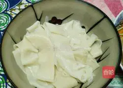Illustration of how to make white skin noodles 10