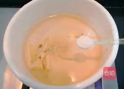 Illustration of how to make mushroom and wolfberry lean meat soup 12