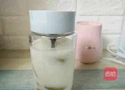 Illustration of how to make green milkshake 7