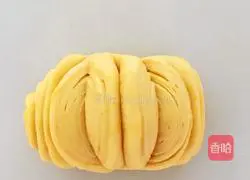 Illustration of how to make pumpkin puree flower rolls 10
