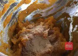 Illustration of how to make steamed buns with icing on the cake 5