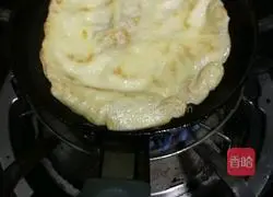 Illustration of how to make egg pancakes 4