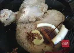 Illustration of how to make minced meat with garlic paste 7