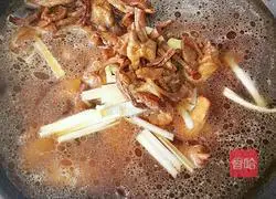 Illustration of Chicken Stewed with Mushrooms 8