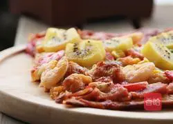 Illustration of how to make thin-bottom chicken and fresh fruit pizza 18