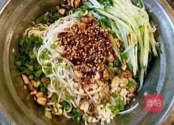 Illustration of how to make cold noodles 10