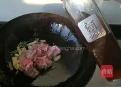 Illustration of how to make braised pork ribs, beans and noodles 5