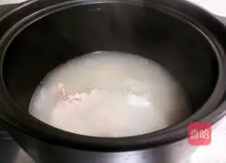 Illustration of how to make hot and sour vermicelli and mutton soup 1