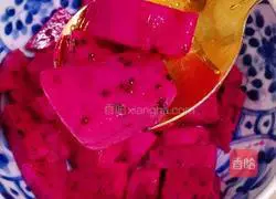 Illustration of how to make dragon fruit waffles 3