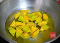 Illustration of how to make pumpkin rolls 1