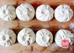 Illustration of how to make leek, egg and tofu buns 10