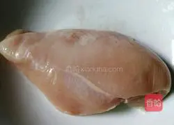 Illustration of how to make pepper leaf chicken slices soup 1