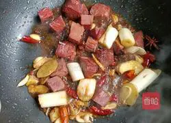 Illustration of how to make beef stew with potatoes 6