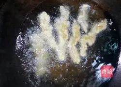 Illustration of how to make short crispy pork 9