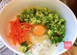 Illustration of how to make broccoli vermicelli pancakes 5