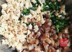 Frozen Illustration of how to make tofu sauce pork skin buns 4