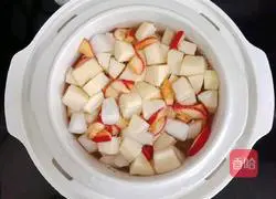 Illustration of how to make apple and hawthorn water (baby food supplement) 5