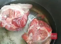 Winter Melon and Barley Bone Soup Recipe Illustration 1