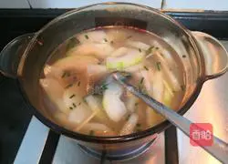 Illustration of how to make fresh clam and winter melon soup 17