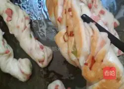 Illustration of how to make fried ham rolls 15